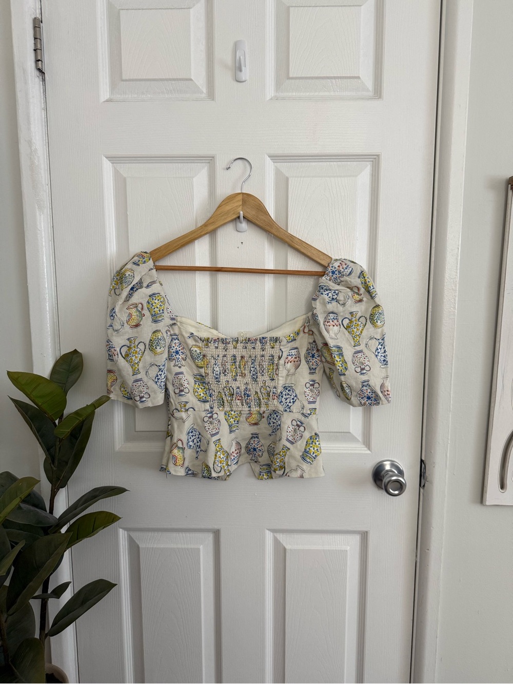 Wilfred Aritzia Cream Sweetheart Vase-Print Blouse Top - Picture 5 of 10